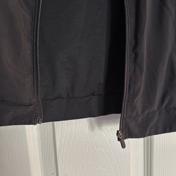 Lululemon Hit It black jacket - Picture 4 of 10